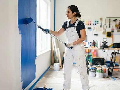 White kitchen cabinets with a smooth spray finish